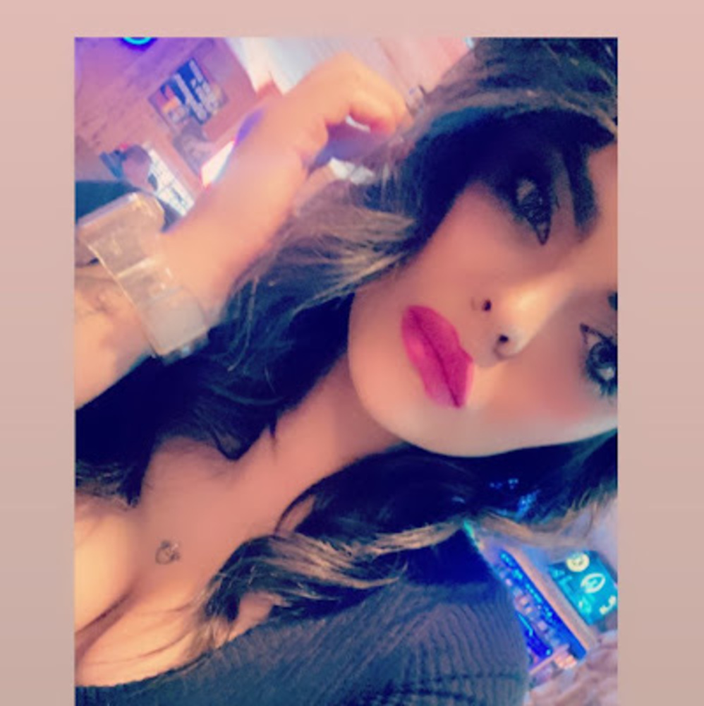 Meet your Posher, Desiree